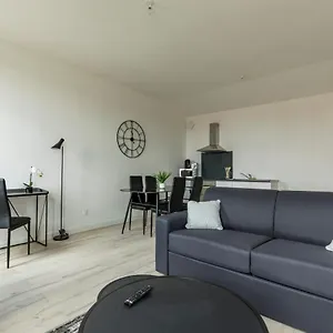 https://le-dallas-t2-moderne-avec-1-chambre-et-1-canape-lit.midi-pyreneeshotels.com