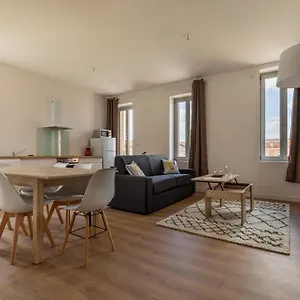https://labeille-t3-chaleureux-avec-2-chambres-et-1-canape-lit.midi-pyreneeshotels.com